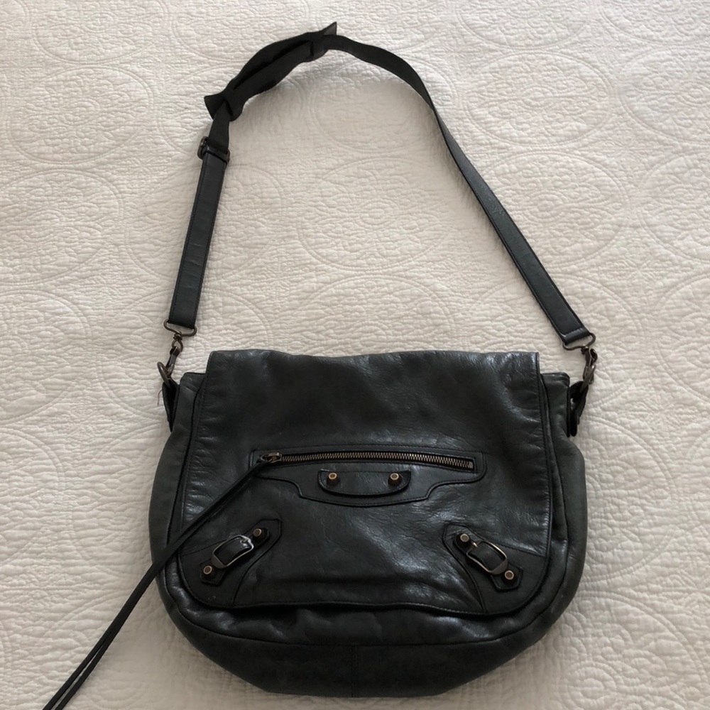 BALENCIAGA distressed messenger bag